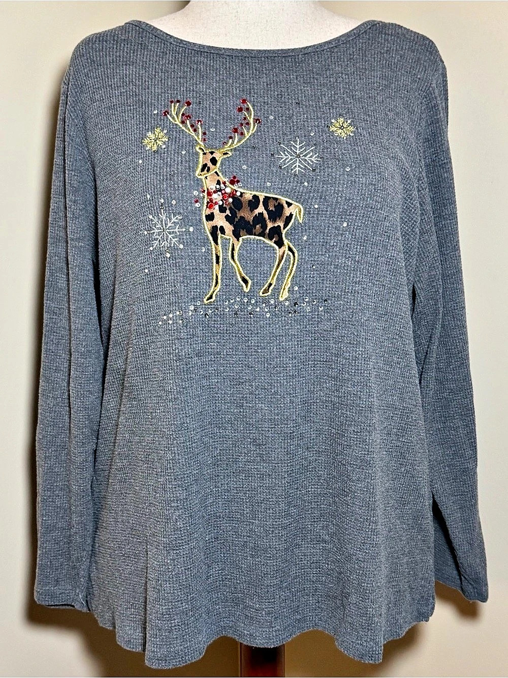 Quacker Factory Women XL Gray Reindeer Leopard Holiday Rhinestone Thermal Top